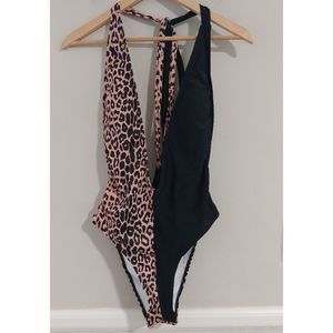 Cheetah and black sexy plunge line one piece swimsuit new